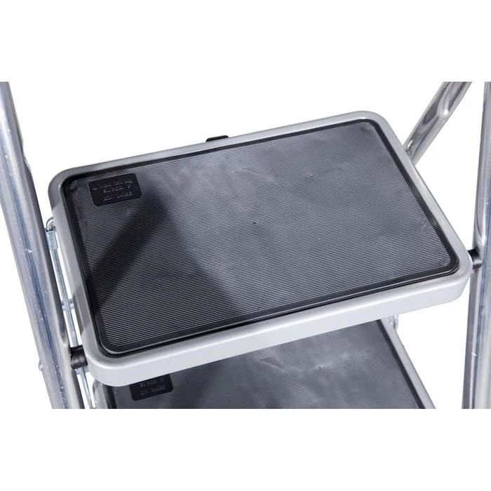Krause Klapptritt Monto Toppy XL, Aus Aluminium, Standhöhe 50cm, Mit Bügel, 2 Stufen, Silber 3 Krause Klapptritt Monto Toppy XL, Aus Aluminium, Standhöhe 50cm, Mit Bügel, 2 Stufen, Silber - Image 3