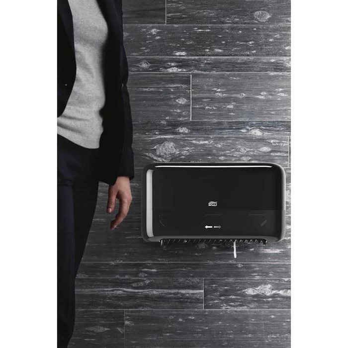 Tork Toilettenpapierspender Elevation, 558048, T7, Kunststoff, Für 2 Jumbo Rollen, Schwarz 2 Tork Toilettenpapierspender Elevation, 558048, T7, Kunststoff, Für 2 Jumbo Rollen, Schwarz - Image 2